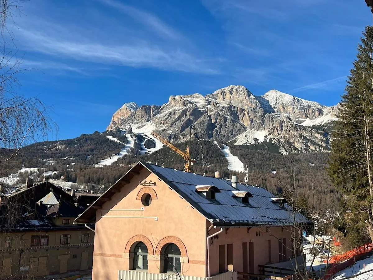 Luxury Central Apartment Cortina D'Ampezzo Italië