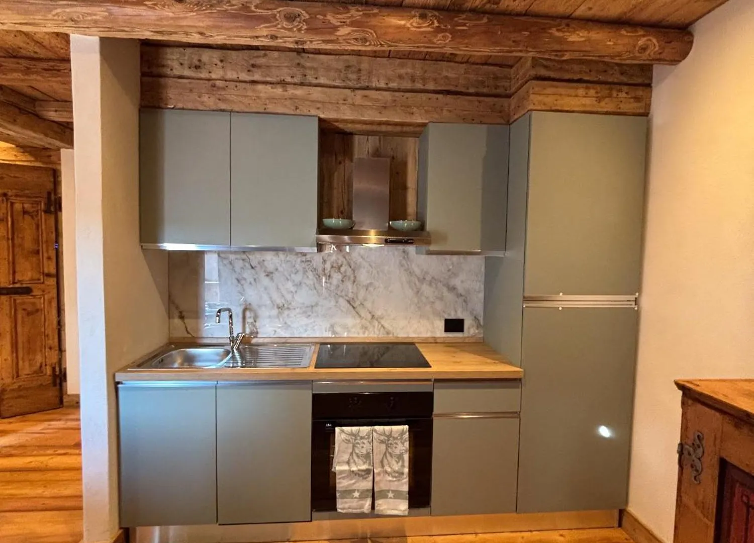 Luxury Central Apartment كورتينا دامبيتزو 0*,