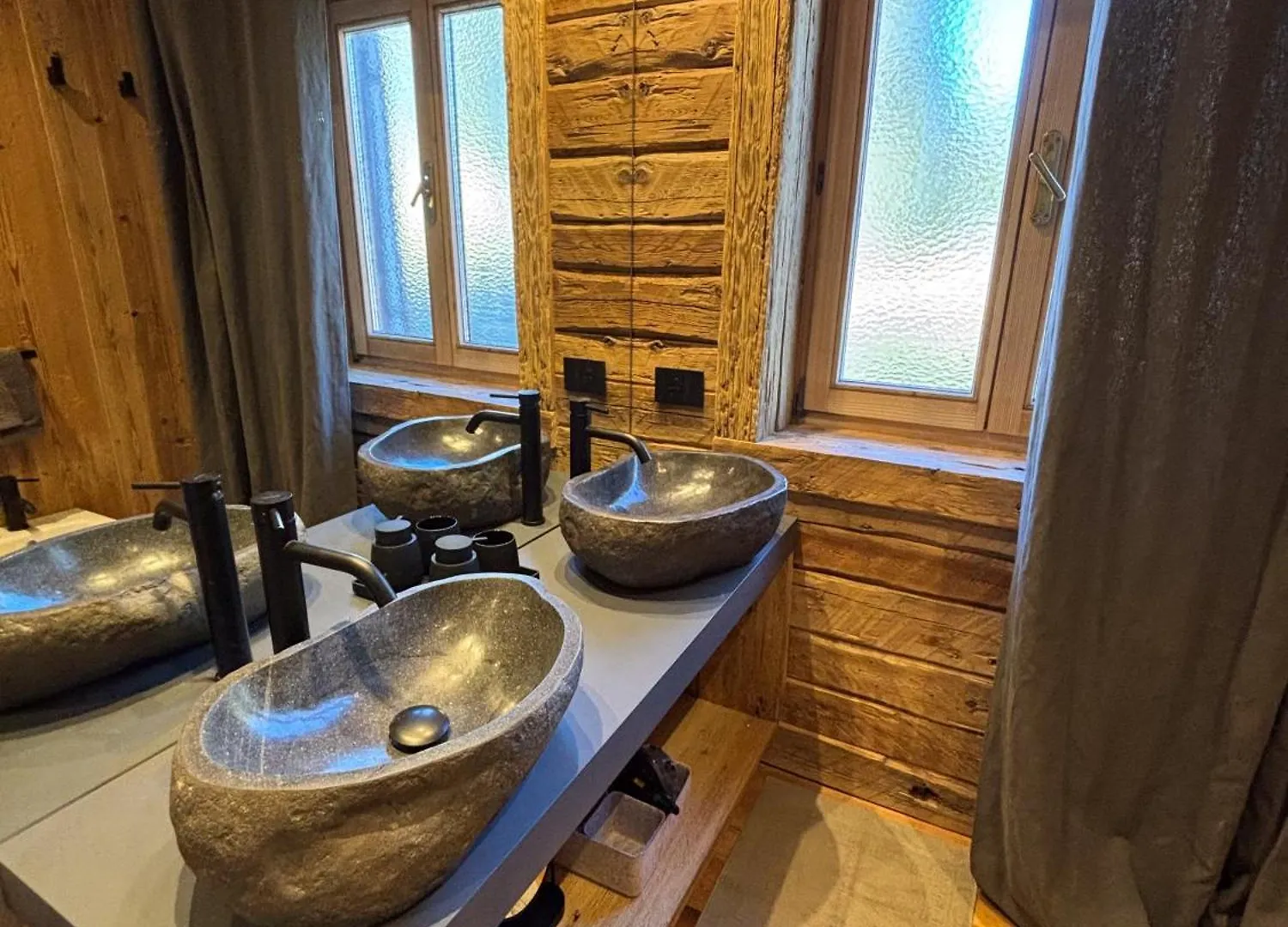 Luxury Central Apartment كورتينا دامبيتزو 0*,  إيطاليا